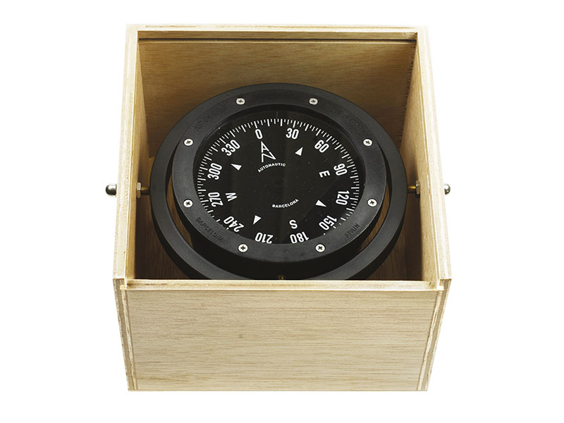 100mm gimballed compass in wooden box C4-00114