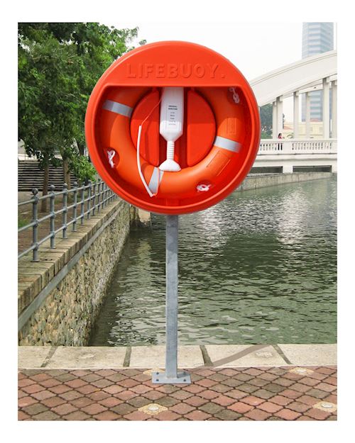 30" Lifebuoy Housing complete with 1500mm Length Galvanised Pole for Surface Mounting. Complete with Base Plate.
 Dimensions 850 x 850 x 200mm
 British manufacturer
 Suits 30" Lifebuoys/ Life-Rings
 Moulded using UV stabilised Polyethylene
 Housing only, Lifebuoy & encapsulated Line sold separate. See 000824 for the optional front cover
 Quality product.