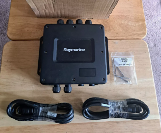 Raymarine AIS4000/AIS5000 Junction Box, part no: A80588